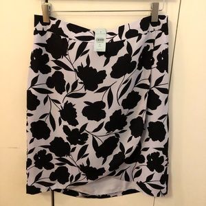 NEW Ann Taylor floral skirt 6P